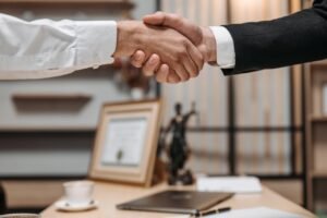 Como consultar com um advogado online